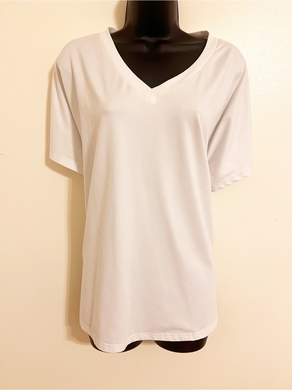 SHEIN White V-neck T-shirt